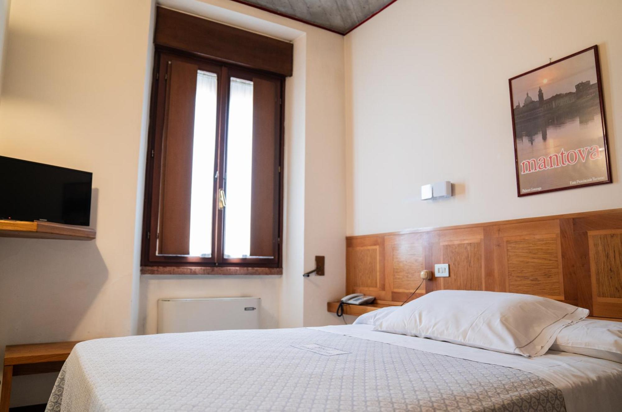 Albergo Bianchi Stazione Mantua Exterior foto